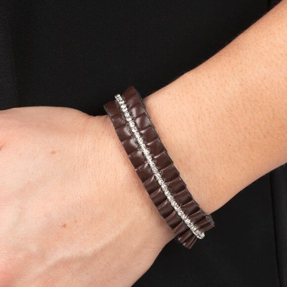 Paparazzi Jewelry Accessories - Pretty, Pretty PLEATS - Brown Bracelet - Vintage - Picture 3 of 4
